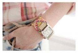 Analógové dámske hodinky s handmade prepletaným koženým náramkom